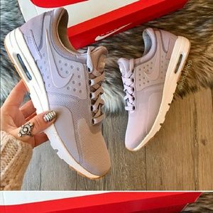 Air max zeros  iliac size 9